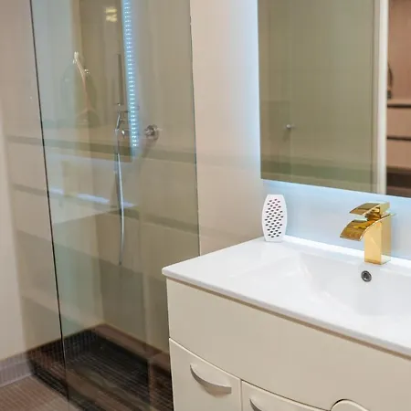 Apartment Herastrau Haven With Pool And Fitness Center *