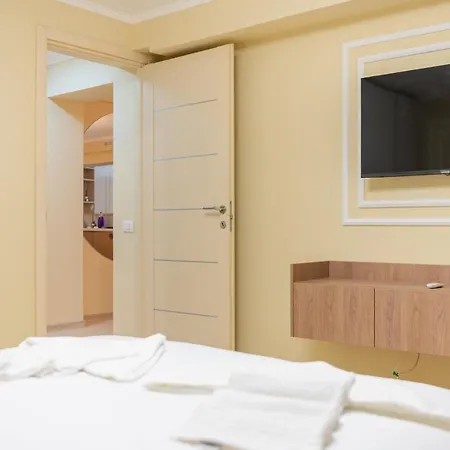 Herastrau Haven With Pool And Fitness Center